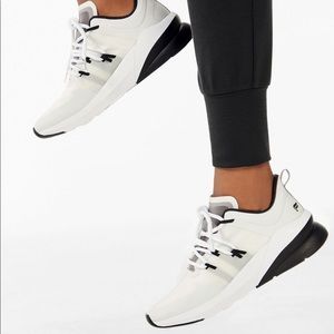 Womens fabletics performance sneaker, size 8, color white and black